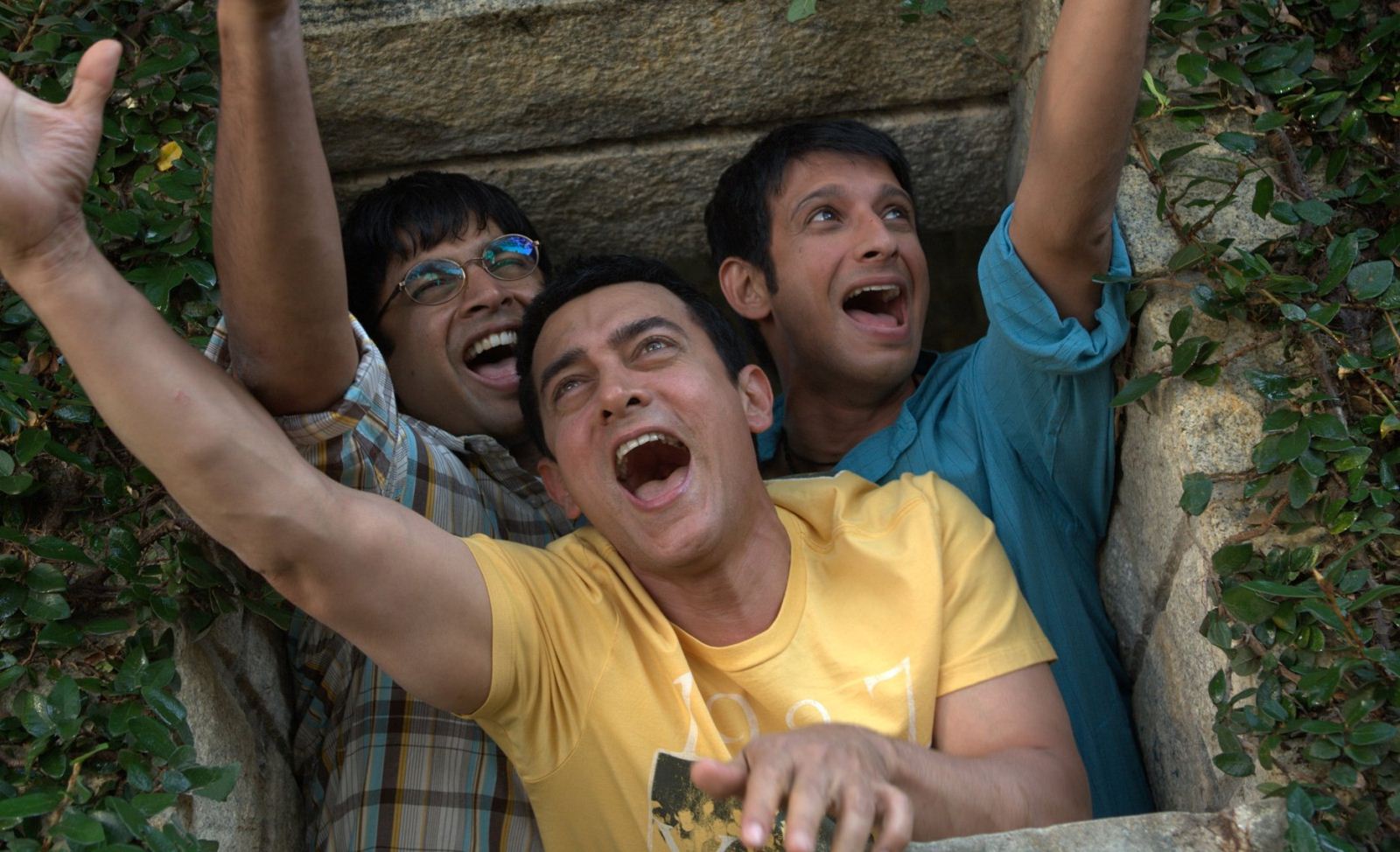 'Sholay' to '3 Idiots': Films on male bonding work well in Bollywood 